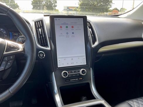 Used 2024 Ford Edge Titanium image 15