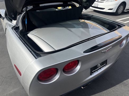 Used 2005 Chevrolet Corvette Coupe w/ Preferred Equipment Group RWD image 19