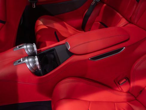 Used 2018 Ferrari GTC4Lusso T image 42