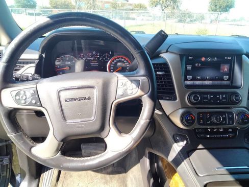 Used 2015 GMC Yukon Denali w/ Premium Package image 17