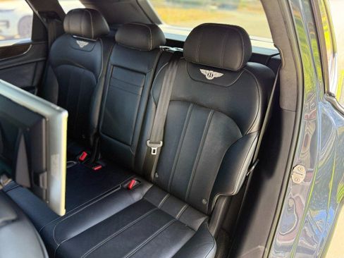 Used 2018 Bentley Bentayga Onyx Edition AWD/4WD image 27