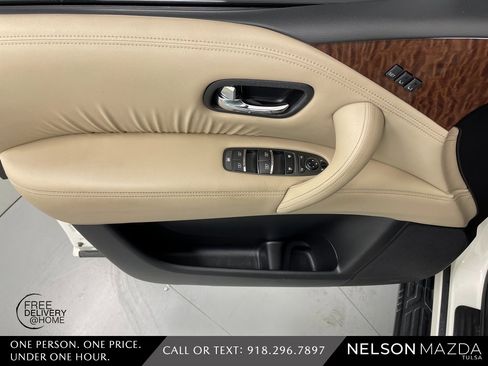 Used 2017 Nissan Armada Platinum w/ Interior Lighting Package image 19