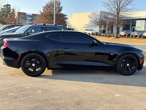 Used 2022 Chevrolet Camaro LT image 2