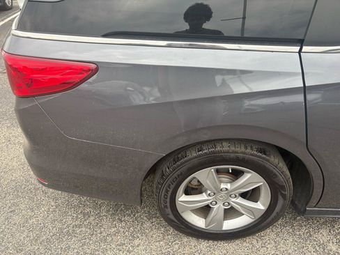 Used 2018 Honda Odyssey EX image 13