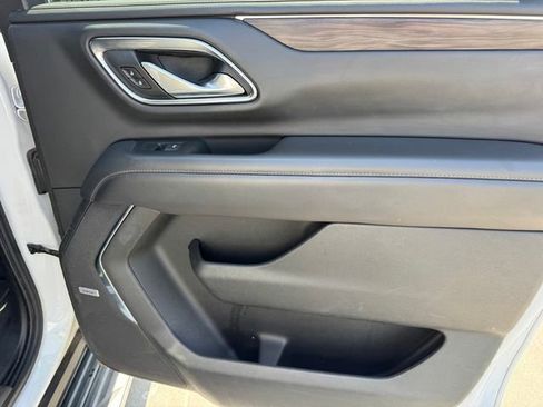 Used 2022 Chevrolet Suburban LT image 11
