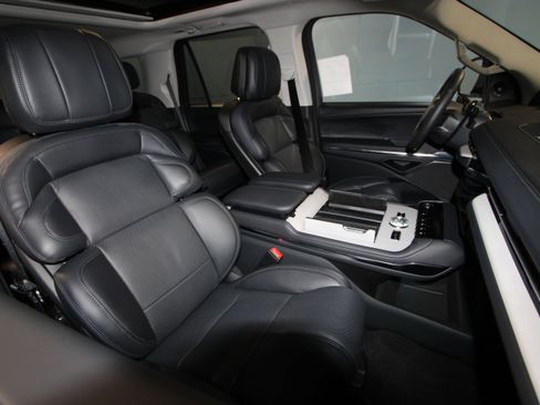 New 2026 Lincoln Navigator Reserve AWD/4WD image 21