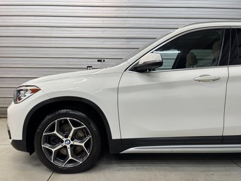 Used 2019 BMW X1 xDrive28i w/ Convenience Package AWD/4WD image 4