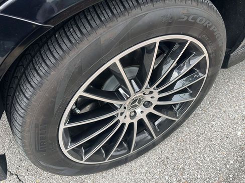 Certified 2023 Mercedes-Benz GLE 450 4MATIC image 4