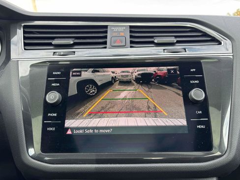 Used 2019 Volkswagen Tiguan SE w/ Panoramic Sunroof Package image 21