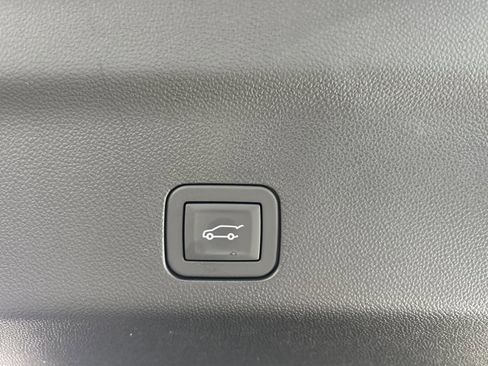 New 2026 Chevrolet Suburban High Country image 6