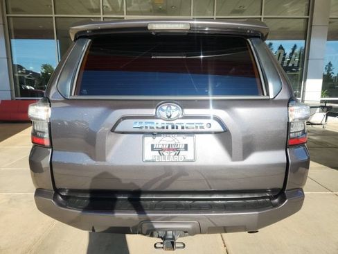 Used 2021 Toyota 4Runner SR5 AWD/4WD image 10