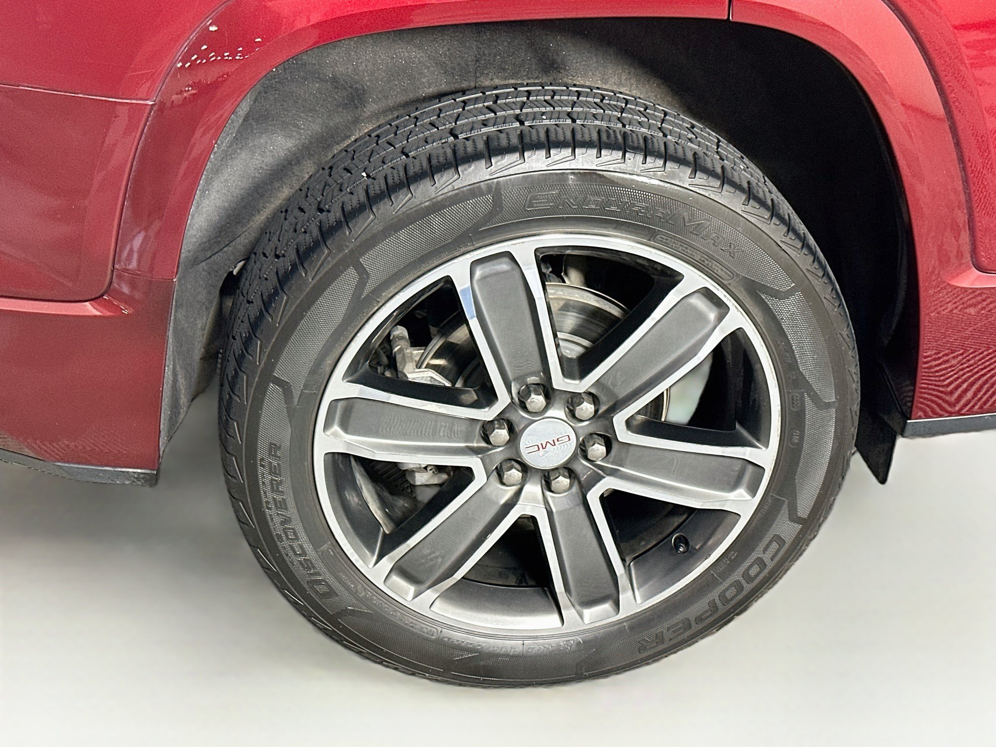 Used 2018 GMC Acadia Denali w/ Technology Package FWD image 11