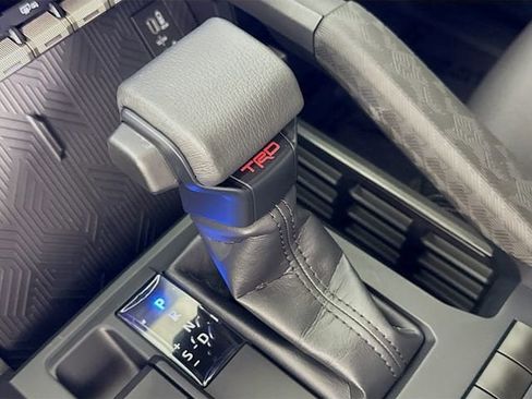 Certified 2025 Toyota Tacoma TRD Off-Road image 17