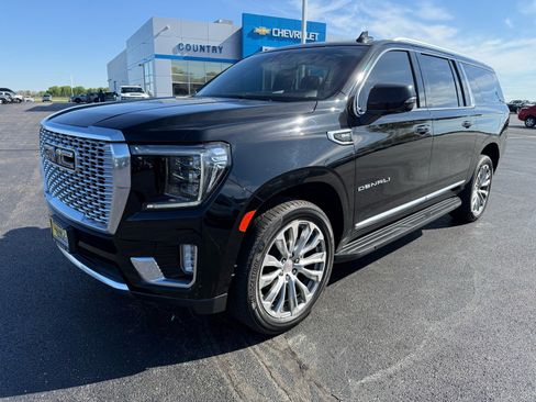 Used 2022 GMC Yukon XL Denali AWD/4WD image 9