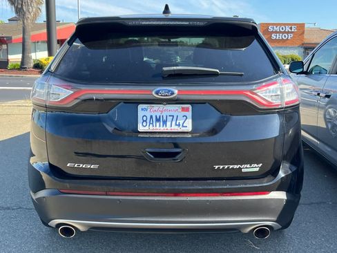 Used 2018 Ford Edge Titanium FWD image 5