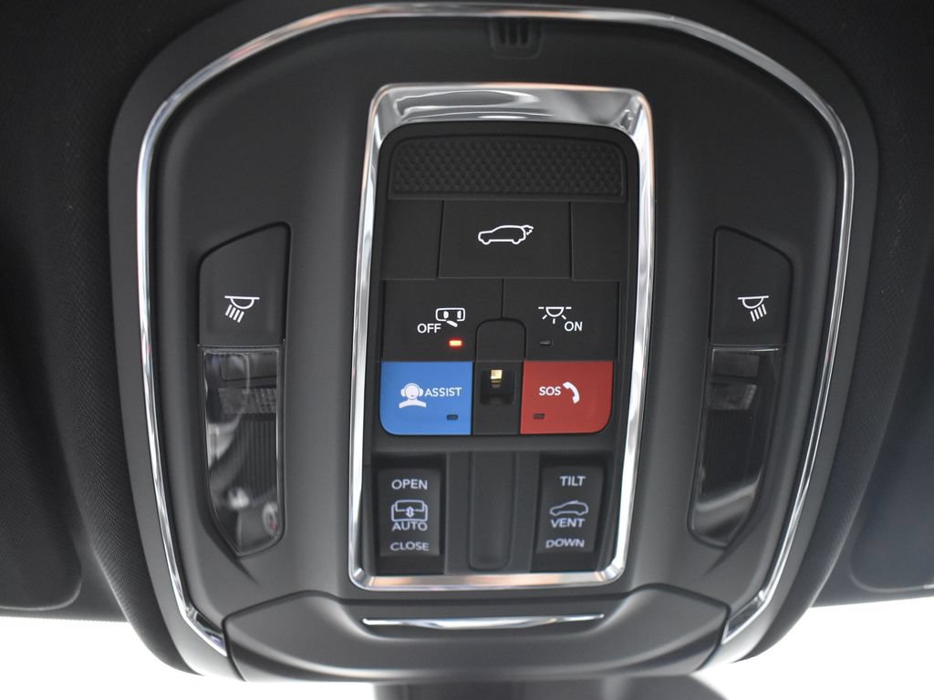 Used 2025 Jeep Grand Cherokee L Altitude AWD/4WD image 37