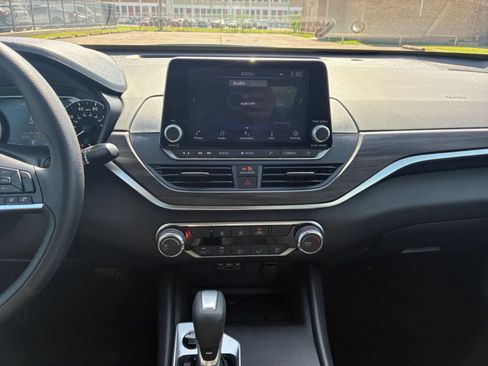 Used 2026 Nissan Altima 2.5 SV FWD image 14