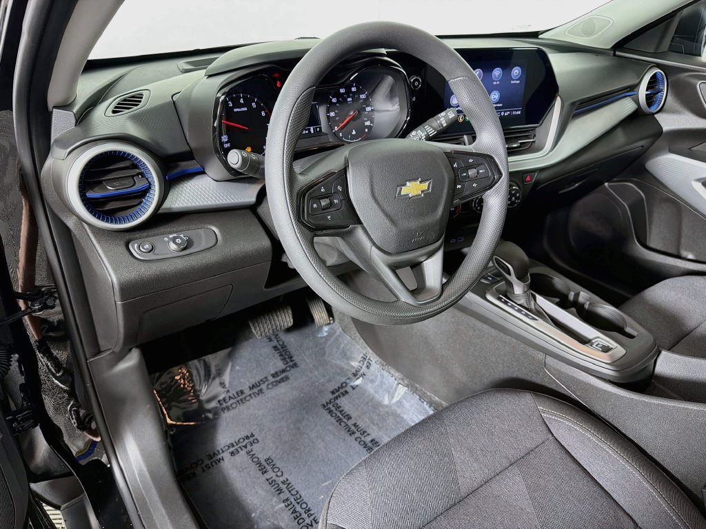 Used 2024 Chevrolet Trax LS FWD image 9