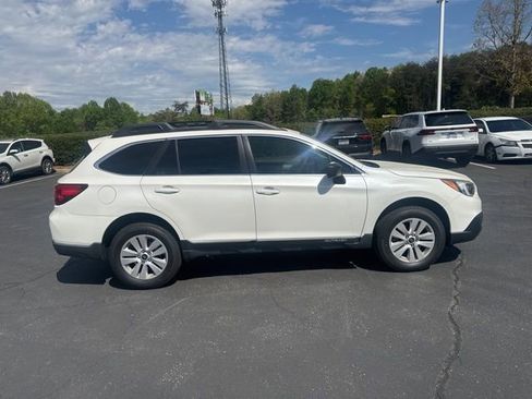 Used 2017 Subaru Outback 2.5i image 8