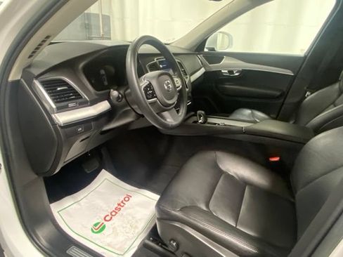 Used 2023 Volvo XC90 B5 Core AWD/4WD image 9