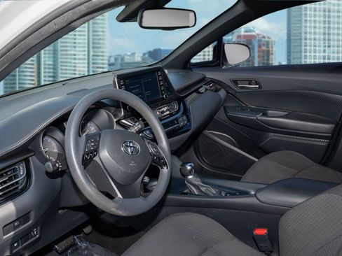 Used 2019 Toyota C-HR LE image 14