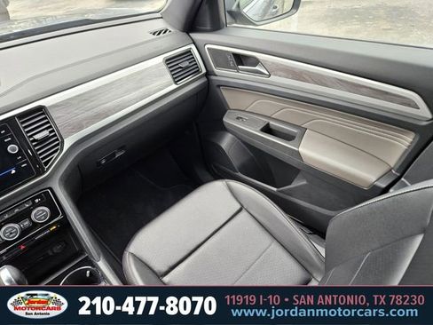 Used 2022 Volkswagen Atlas Cross Sport SE image 15