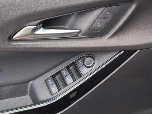 Used 2025 Chevrolet Equinox LT FWD image 18