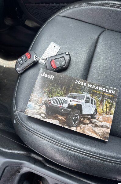 Used 2022 Jeep Wrangler Unlimited Sahara AWD/4WD image 13