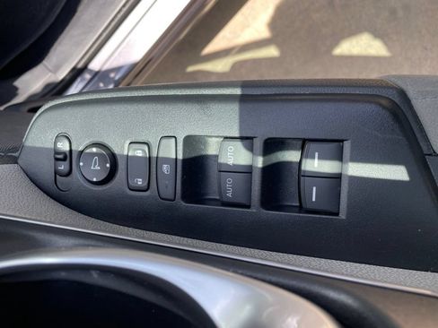 Used 2018 Honda CR-V EX image 18