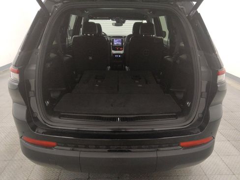 Used 2024 Jeep Grand Cherokee L Laredo AWD/4WD image 29