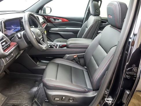 New 2026 Chevrolet Traverse Z71 w/ Driver Confidence Package AWD/4WD image 8