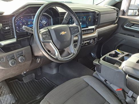 Used 2024 Chevrolet Silverado 2500 LT image 9
