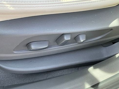 Used 2022 Cadillac XT6 Premium Luxury image 13