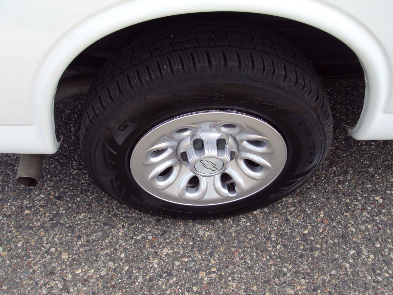 Used 2014 Chevrolet Express 1500 AWD image 27