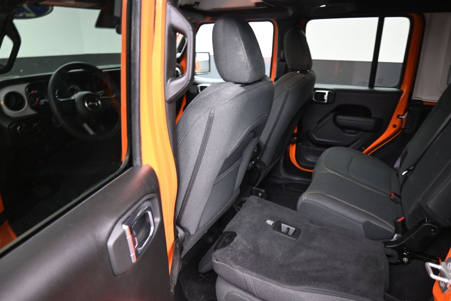 Used 2025 Jeep Wrangler Unlimited Sport AWD/4WD image 17