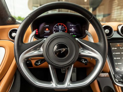Used 2023 McLaren GT RWD image 24