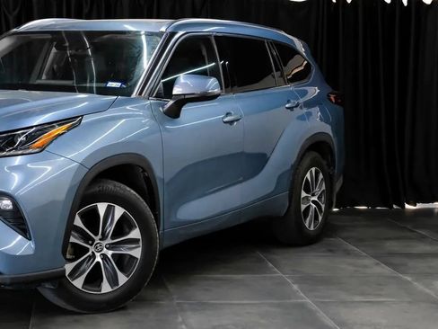 Used 2021 Toyota Highlander XLE FWD image 7