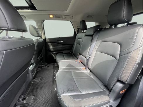 Used 2022 Nissan Pathfinder SL AWD/4WD image 15