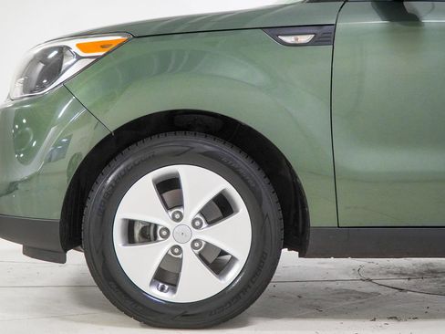 Used 2014 Kia Soul FWD image 17
