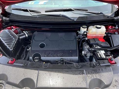 Used 2020 Chevrolet Traverse LT FWD image 11