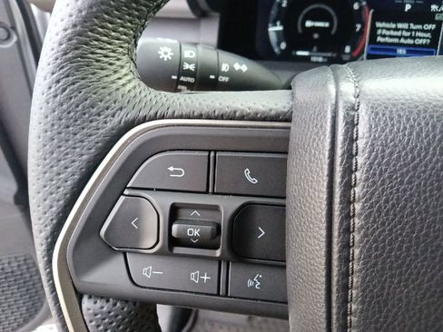 Used 2025 Toyota Tacoma TRD Sport image 18