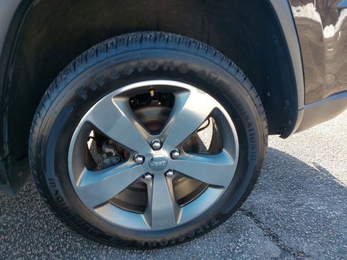 Used 2015 Jeep Grand Cherokee Limited image 36