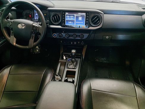 Used 2020 Toyota Tacoma TRD Off-Road image 6