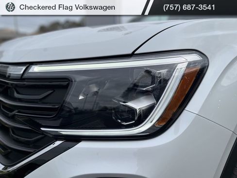 New 2026 Volkswagen Atlas Cross Sport SE image 12