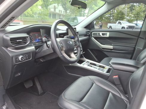 Used 2020 Ford Explorer XLT w/ Equipment Group 202A RWD image 22