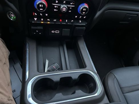 Used 2023 GMC Sierra 2500 Denali w/ Denali Ultimate Package image 32