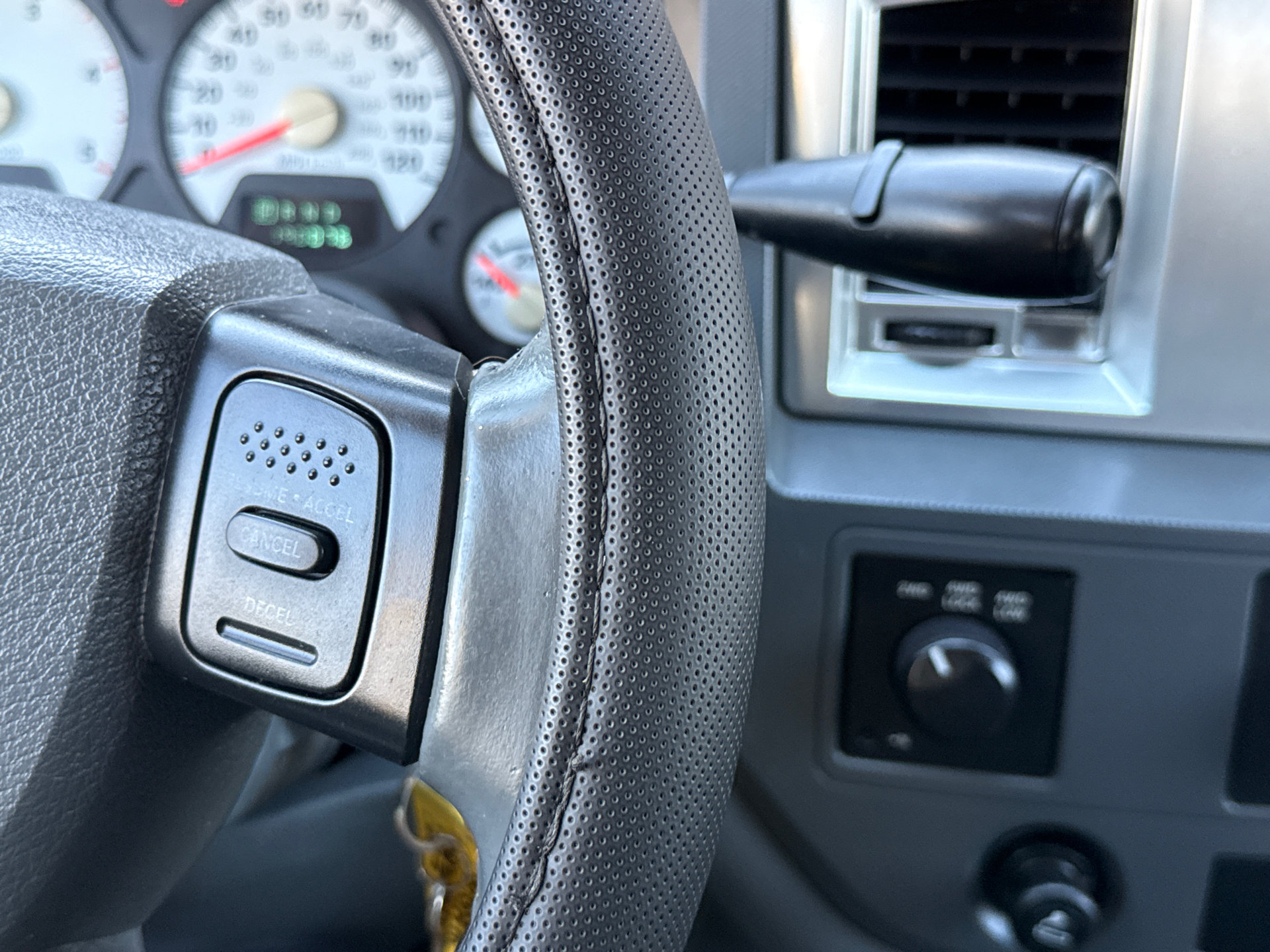 Used 2009 Dodge Ram 2500 Truck SLT w/ Popular Equipment Group AWD/4WD image 28