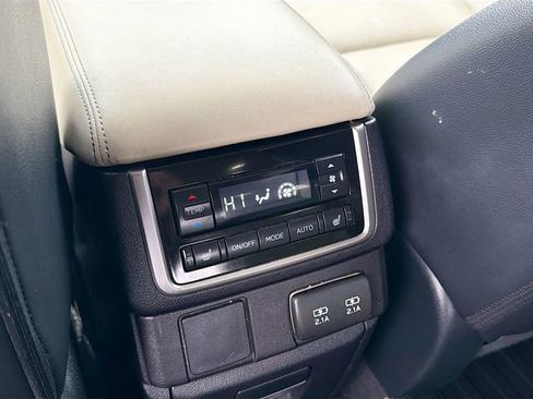 Used 2020 Subaru Ascent Limited w/ Technology Package image 27