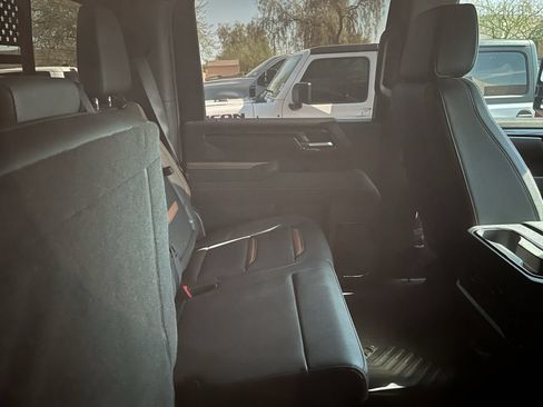 Used 2025 GMC Sierra 2500 AT4 AWD/4WD image 9