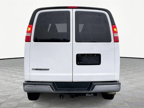 Used 2018 Chevrolet Express 3500 LT w/ LT Preferred Equipment Group image 6